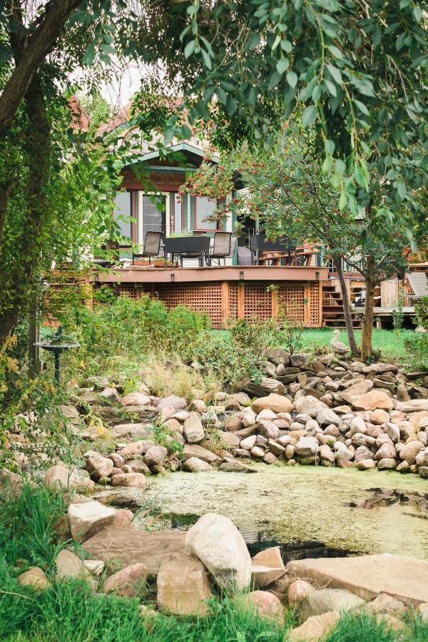 The Enchanted River Cottage - River - Luxurious Cottage - Jacuzzi Drumheller Esterno foto